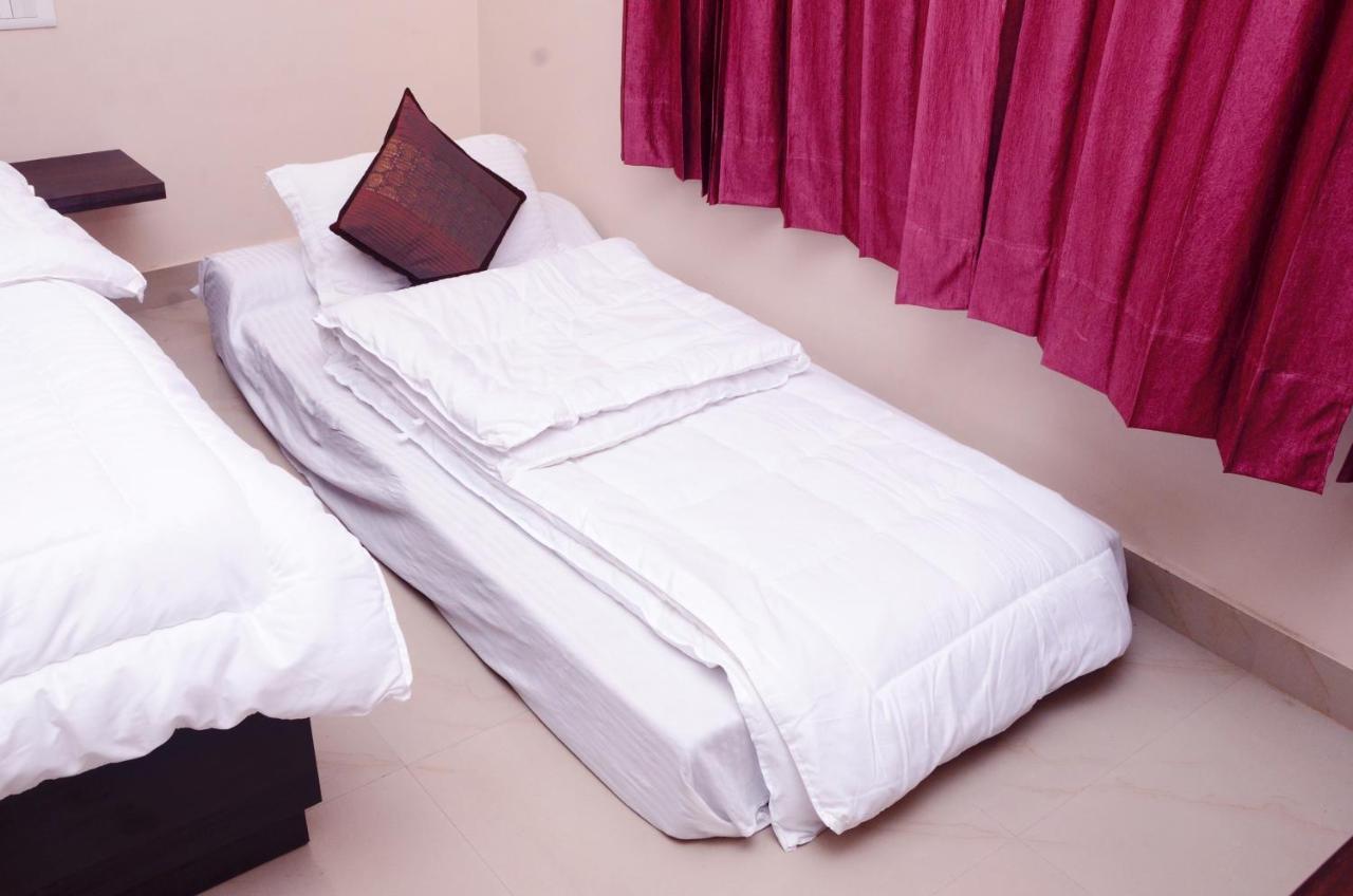 Hotel Golden Sunrise Inn Amritsar Exterior photo
